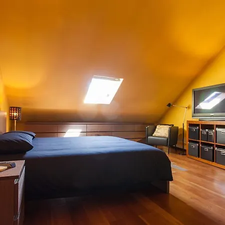 Bairro Alto Modern Two Bedroom Apartment *